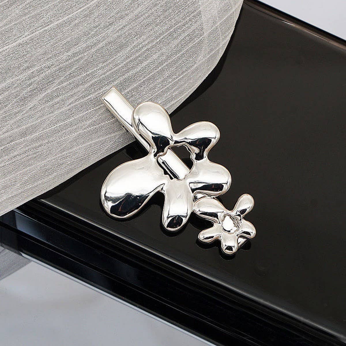 METAL ROSE HAIRPIN SIDE BANGS DUCKBILL CLIP_CWAHA4646