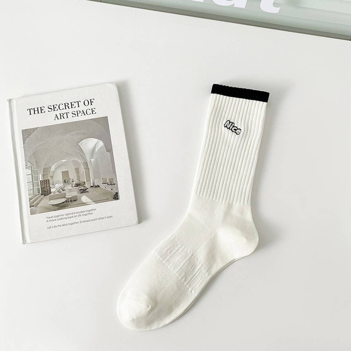 BLACK AND WHITE STRIPED MESH COTTON SOCKS_CWMS0956