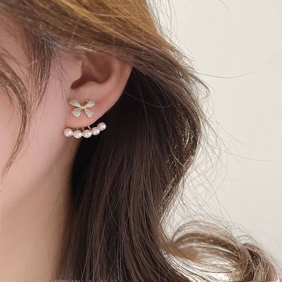 SWEET PEARL INLAID BOW ONE PAIR TWO WEAR EARRINGS_CWAJE3013