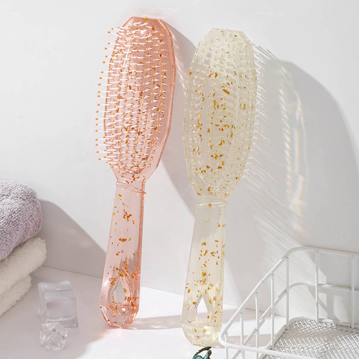 CARTOON SEQUINED SCALP CLEANING CHOP COMB COMB_CWMM0931