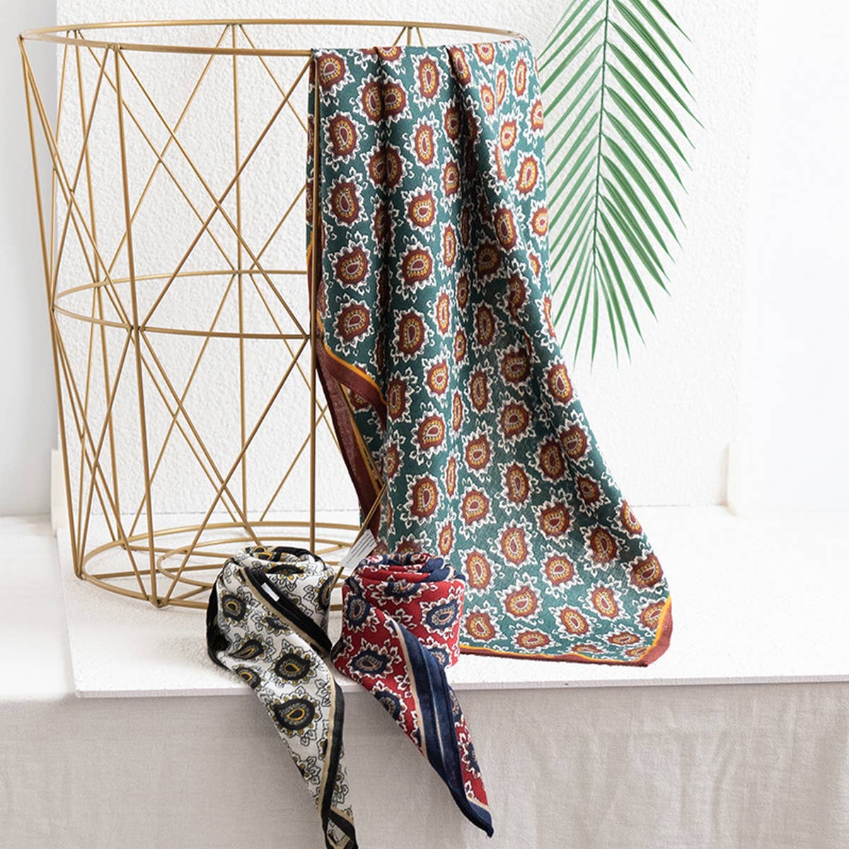 Floral Print Square Scarf_Cwasc03142