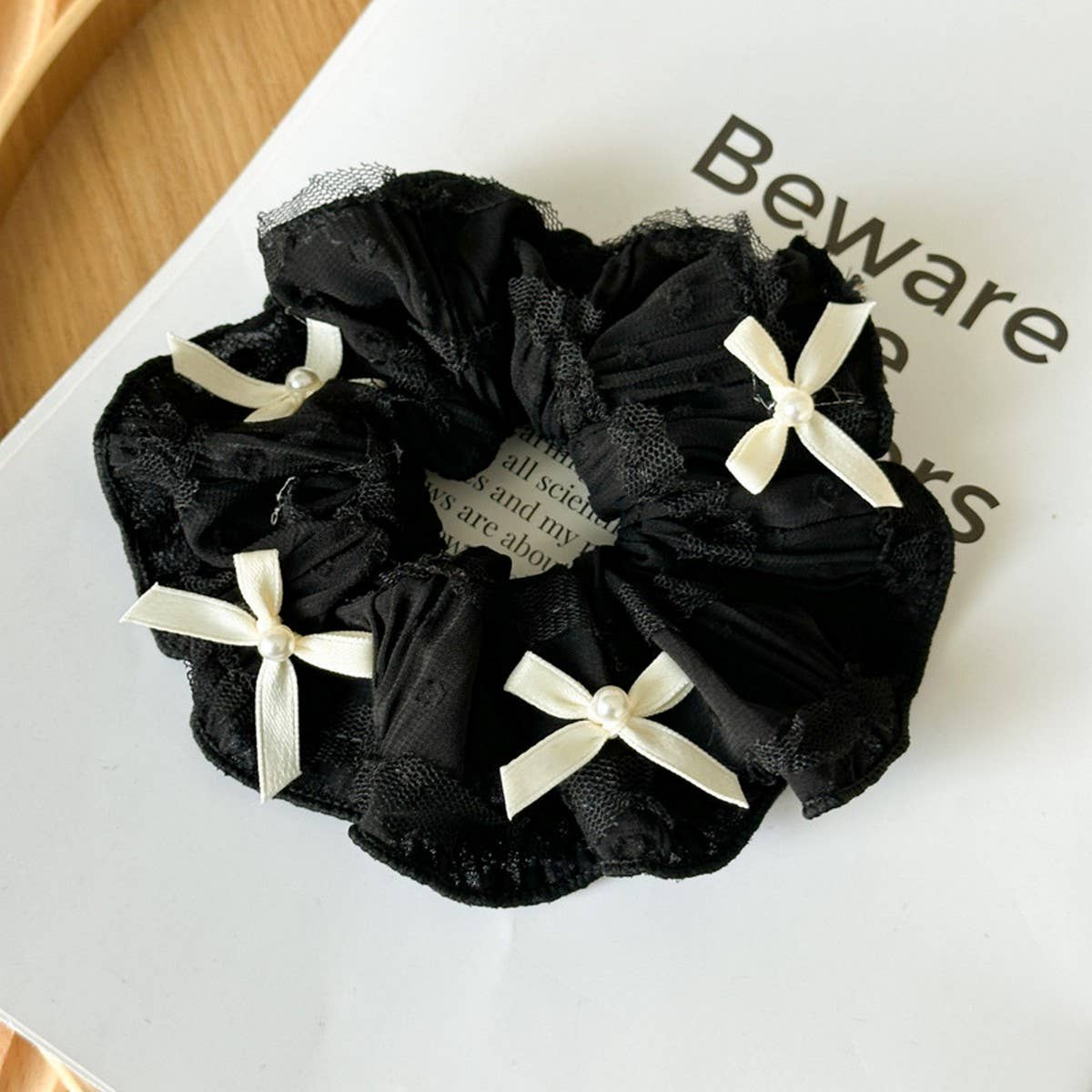 CONTRAST COLOR BOW PEARL LACE HAIR TIE_CWAHA2433