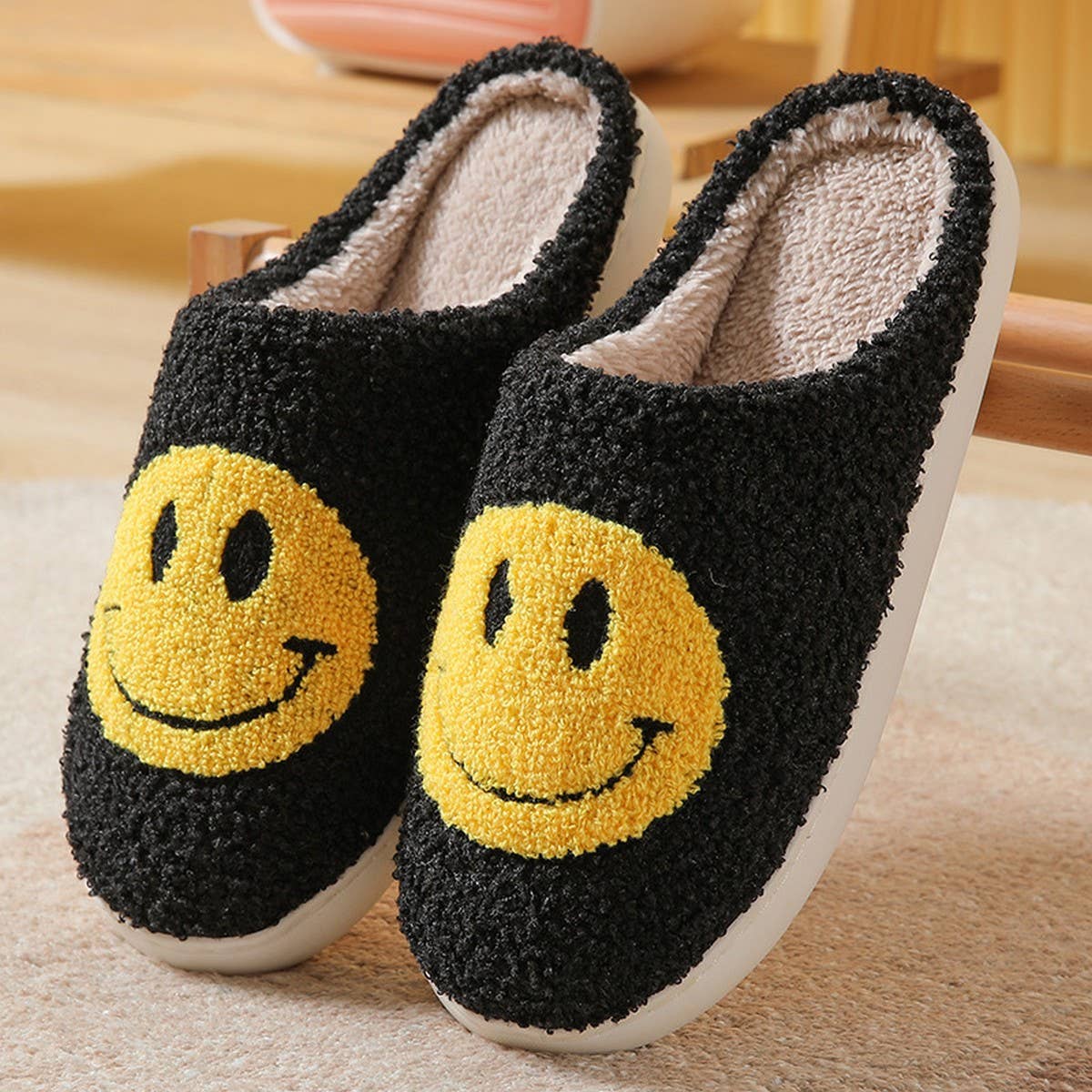 CUTE CARTOON SMILING FACE FABRIC SLIPPERS_CWSHS0254
