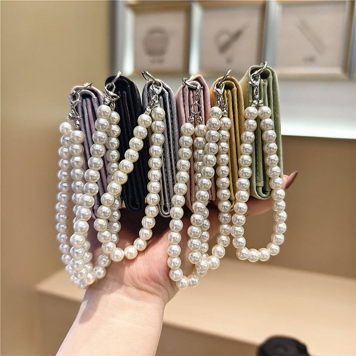 Velvet Pearl Letter Trifold Mini Wallet_Cwab06211