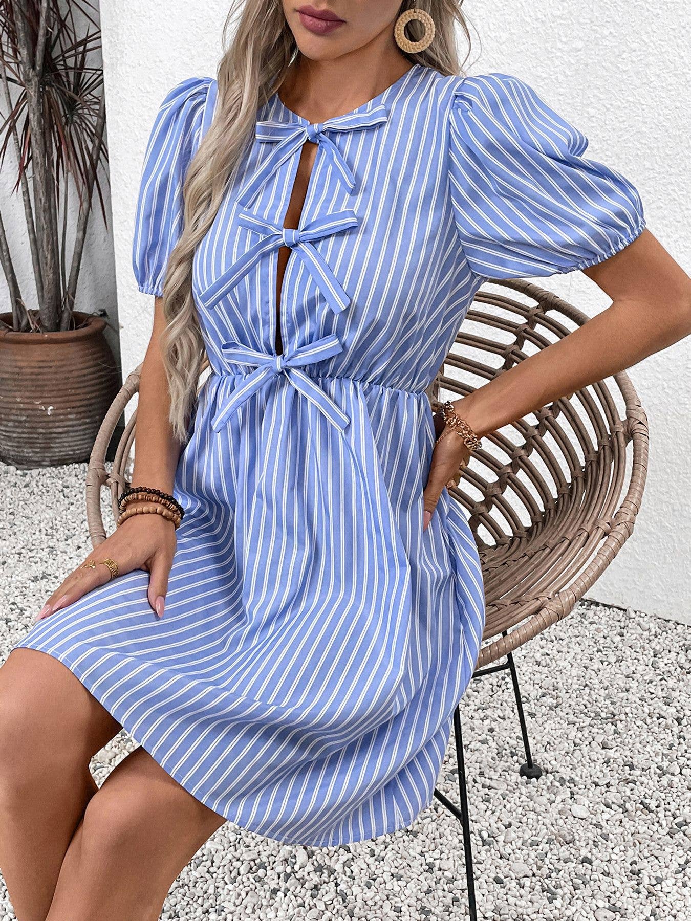 Vintage Striped Crew Neck With Bow Lace-Up Dress
