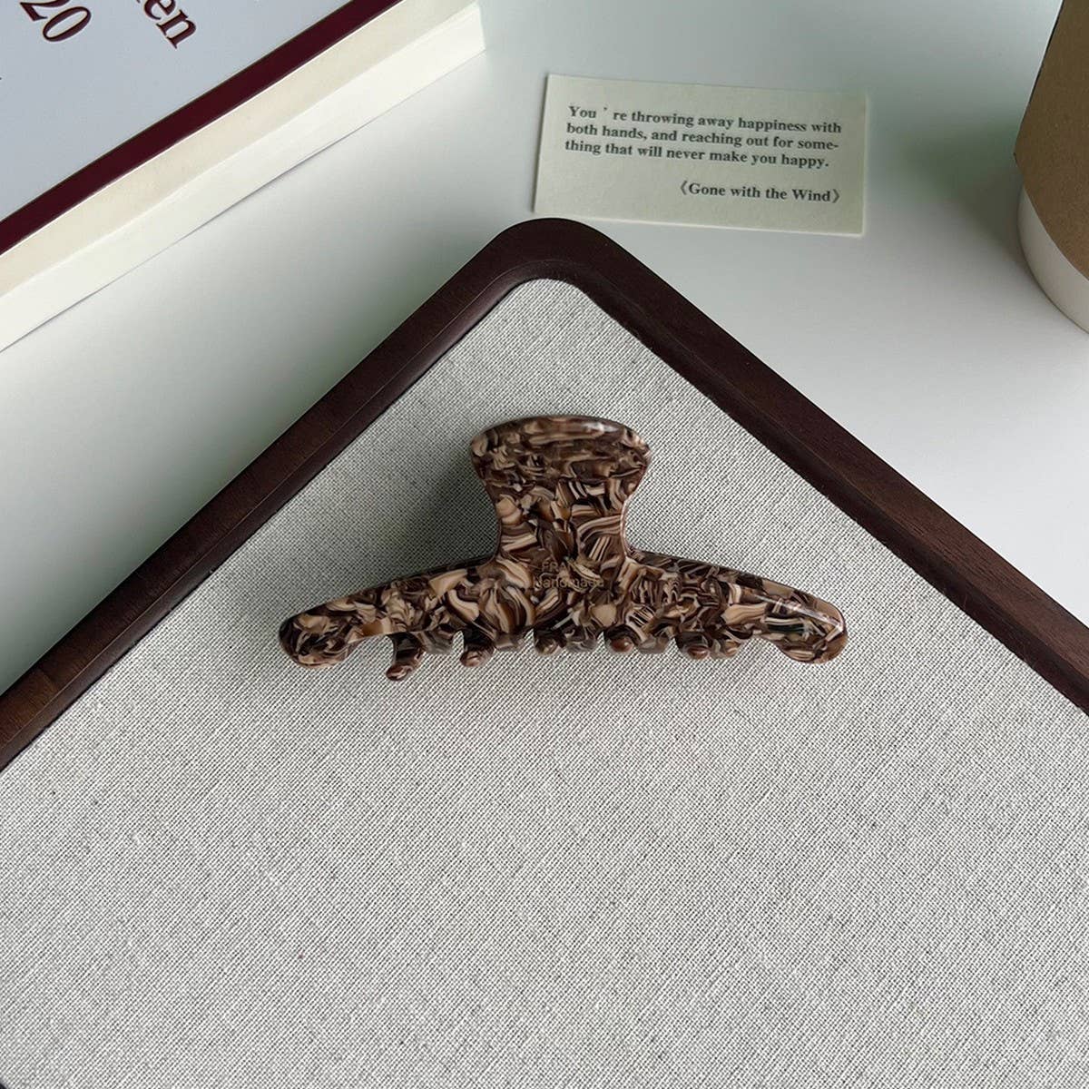 COFFEE BROWN ACETATE LARGE PAINTER STYLE HAIR CLAW_CWAHA6016