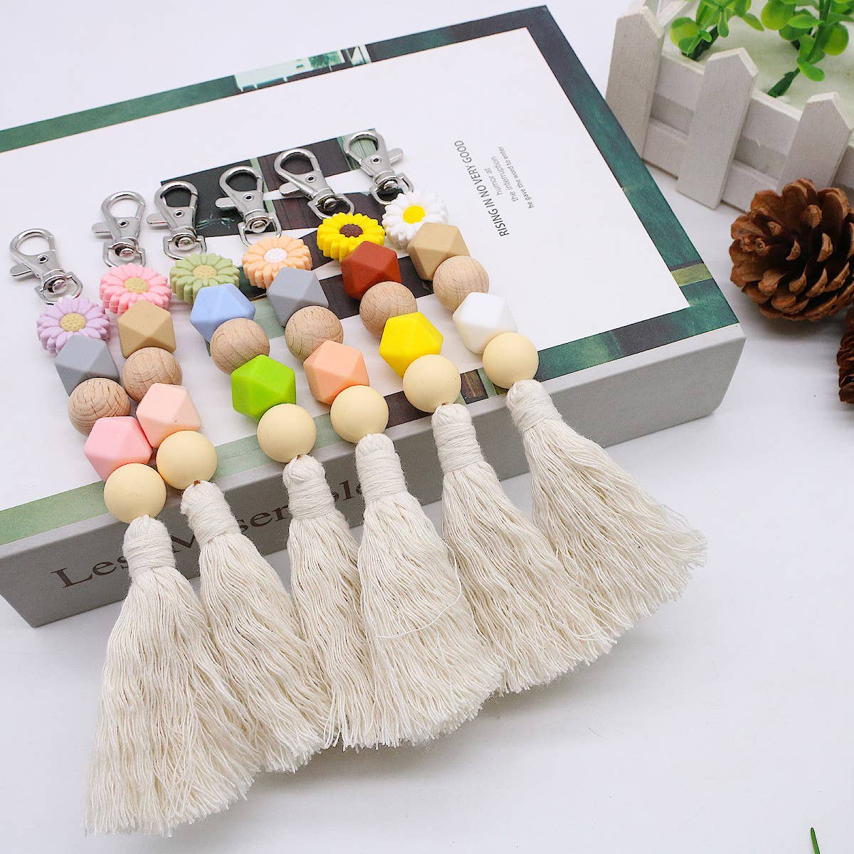 2024 NEW CUTE FLOWER TASSEL PENDANT KEYCHAIN_CWMM1570