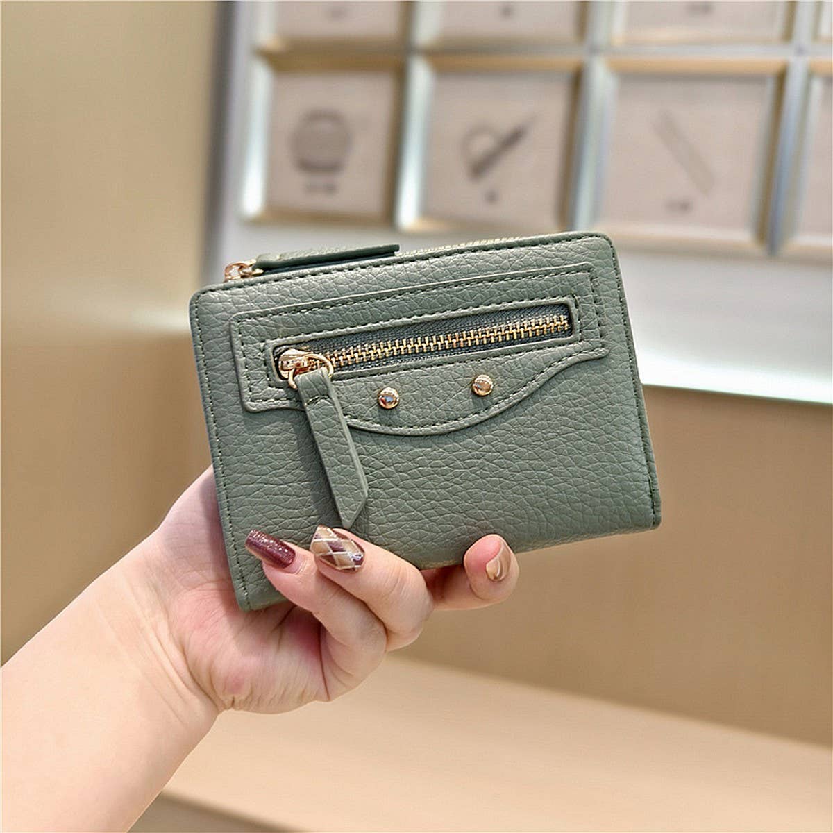Minimalist Zip Wallet With Studded Details_Cwab06234
