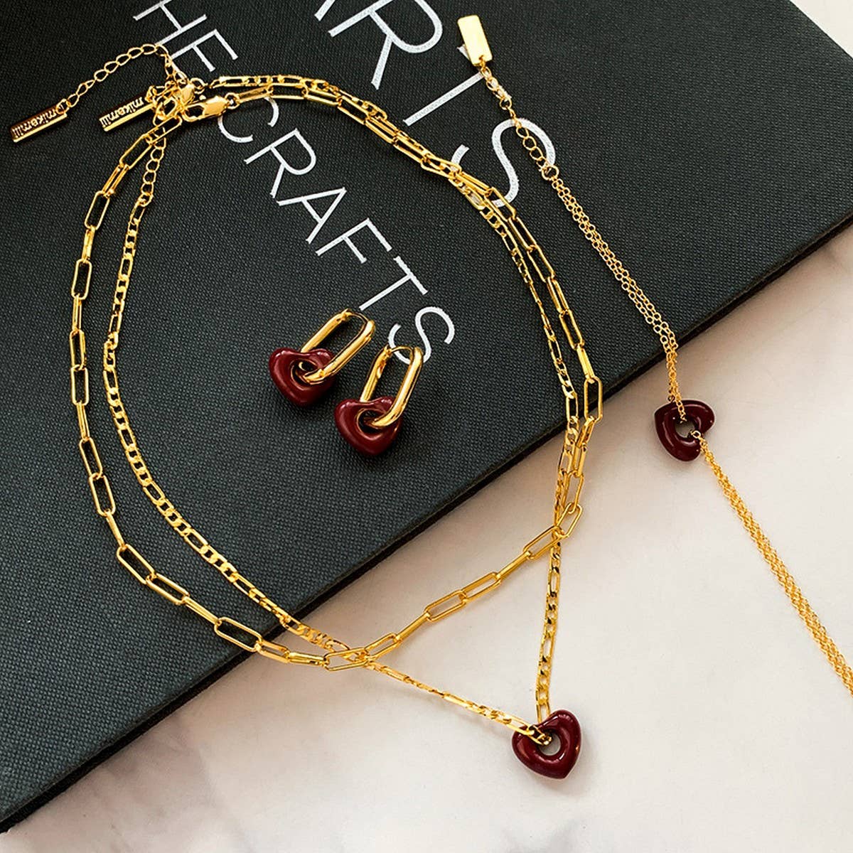 Red Enamel Heart Pendant Necklace_Cwaje06336