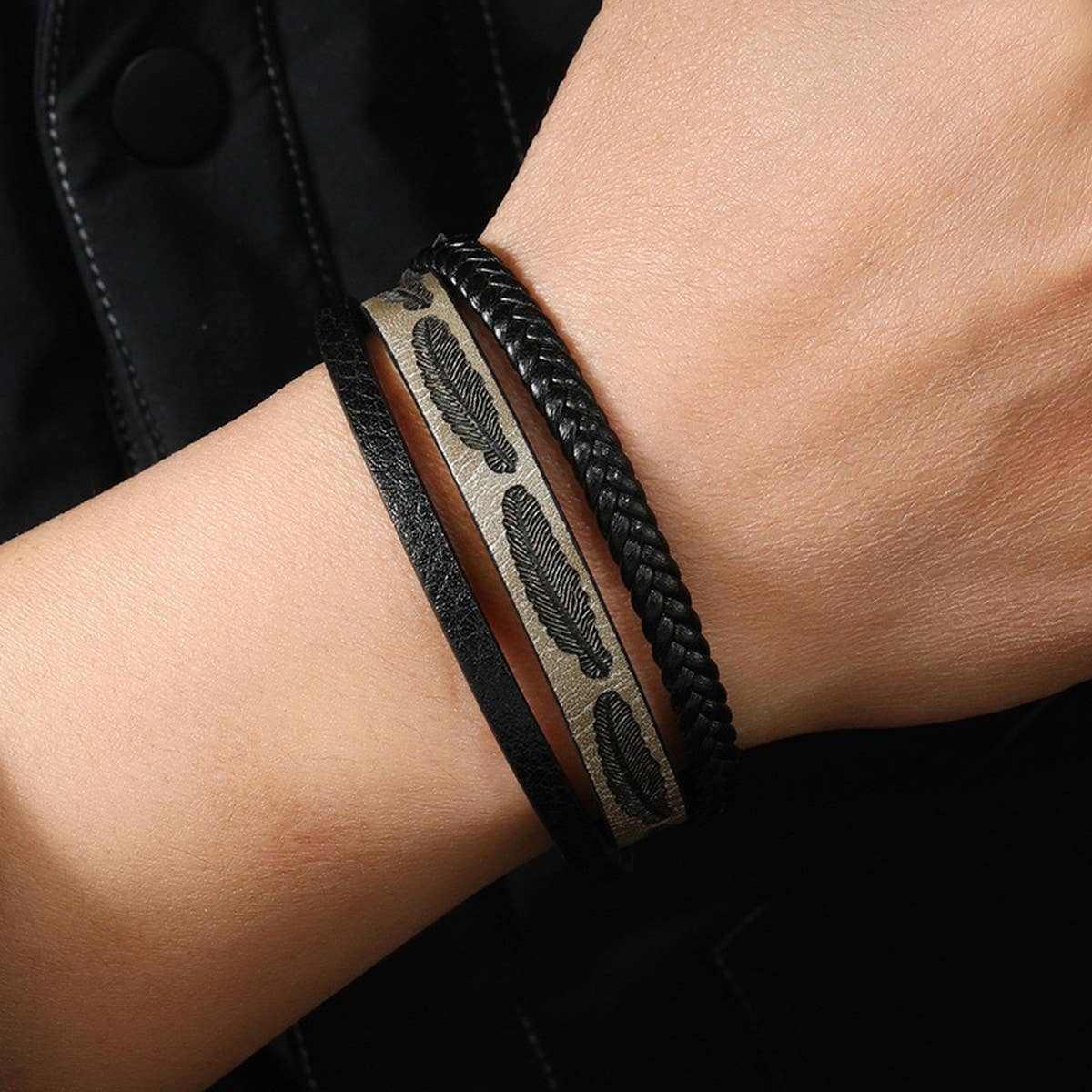 SIMPLE MULTI LAYERED HAND WOVEN LEATHER BRACELET_CWMM4527