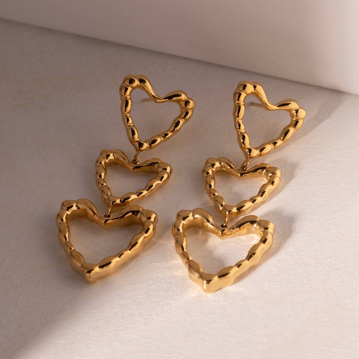 ADVANCED HEART SHAPED RETRO HOLLOW LOVE EARRINGS_CWAJE1367