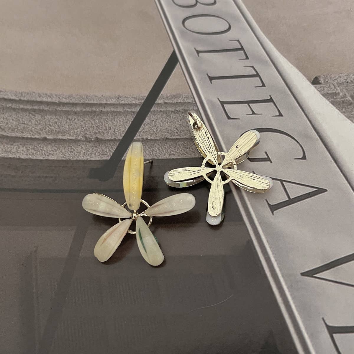 CRYSTAL JASMINE FLOWER EARRINGS_CWAJE1308