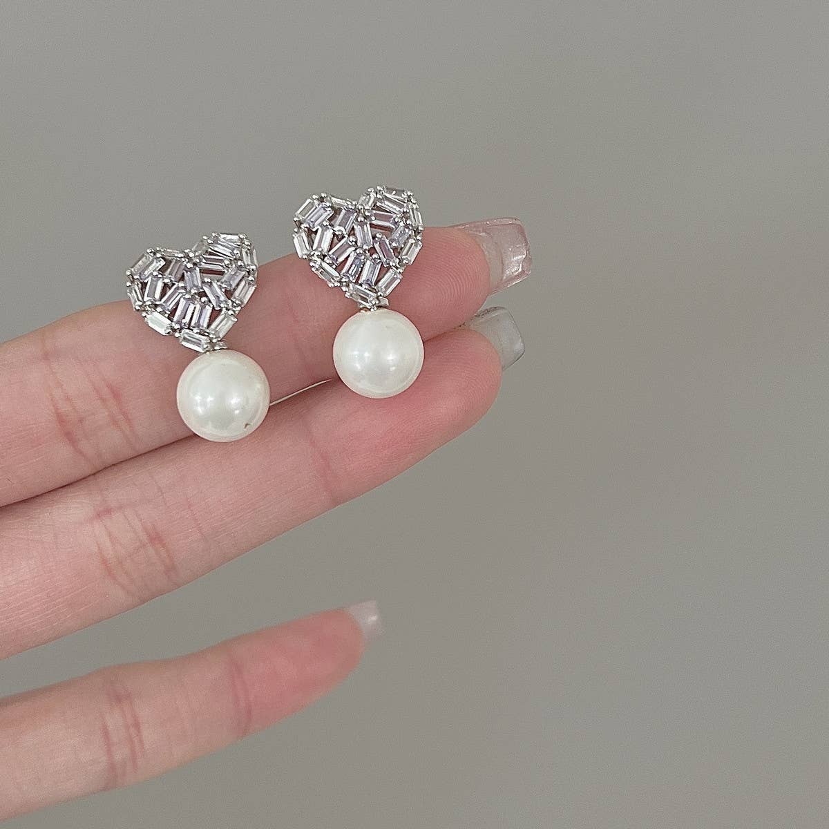 LIGHT LUXURY LOVE PEARL EARRINGS AND EARRINGS_CWAJE2028