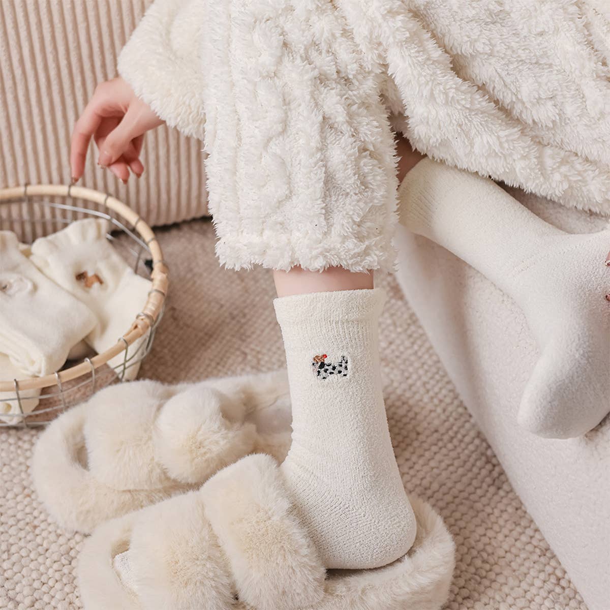 Soft Milk Fleece Embroidered Slouchy Socks_Cwms03219