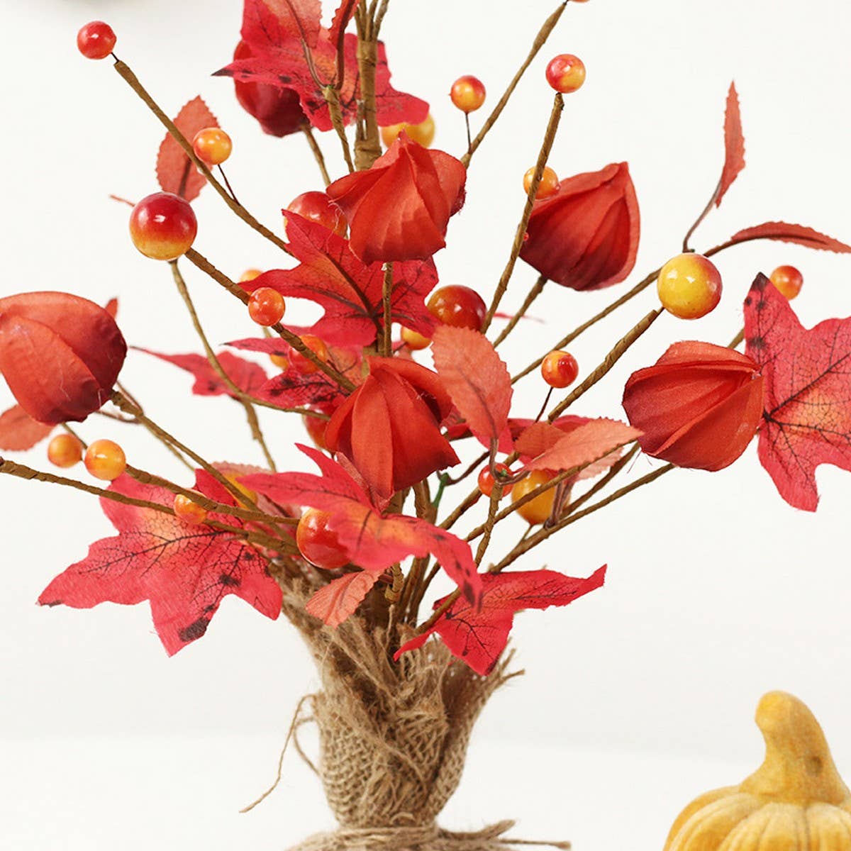 HALLOWEEN PARTY HARVEST MAPLE LEAF BERRY TREE_CWAJE05357