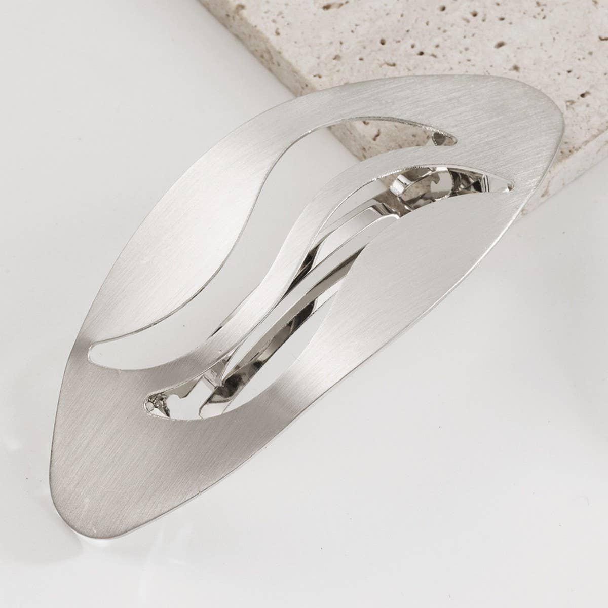 GLOSSY GEOMETRIC METAL SPRING HAIR CLAW CLIP_CWAHA6197