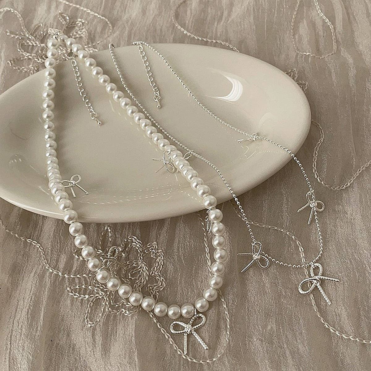 Versatile High-End Retro Bow Necklace For Women