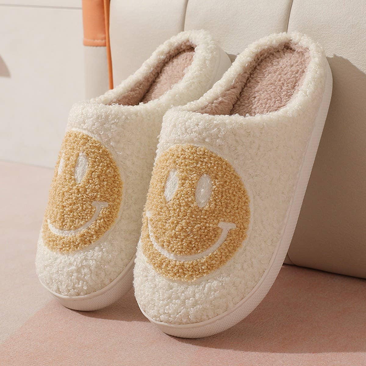 CUTE CARTOON SMILING FACE FABRIC SLIPPERS_CWSHS0254