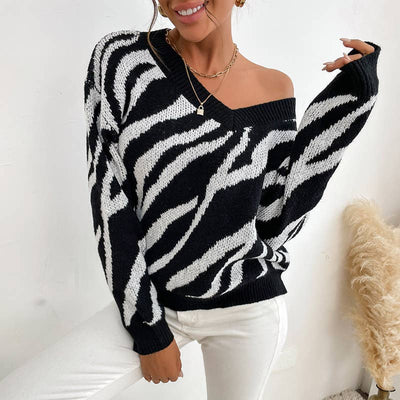 Pullover V-Neck Black Zebra Print Sweater