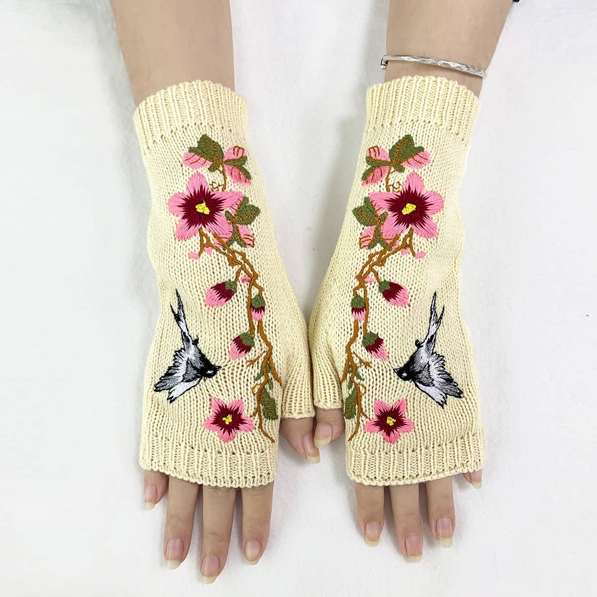 Womens Embroidered Swallow Half Finger Gloves_Cwmm1666