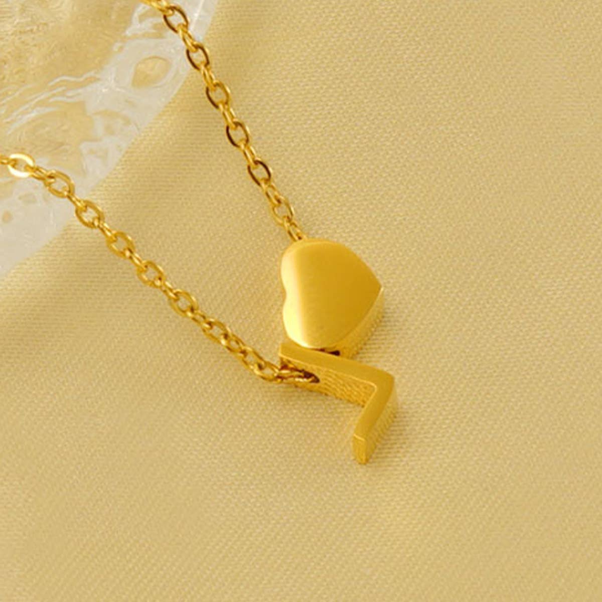 18K GOLD HEART LETTER PENDANT NECKLACE_CWAJE0692