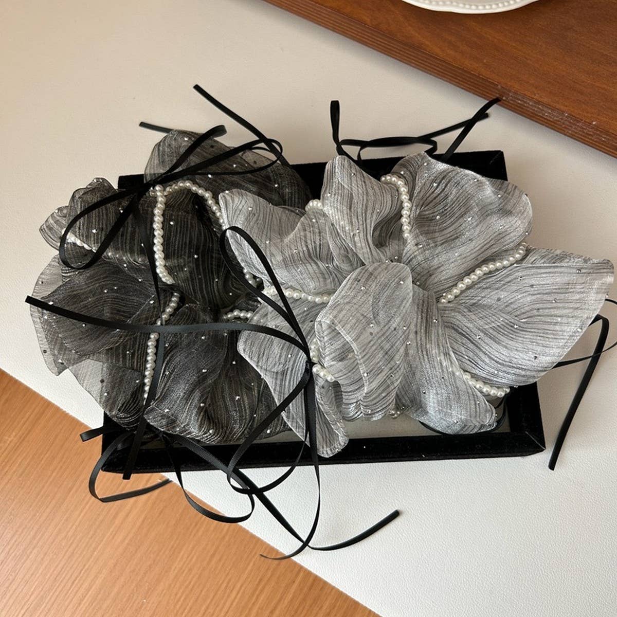 FRENCH STRIPED BOW COLLAR HAIR SCRUNCHIES_CWAHA2807