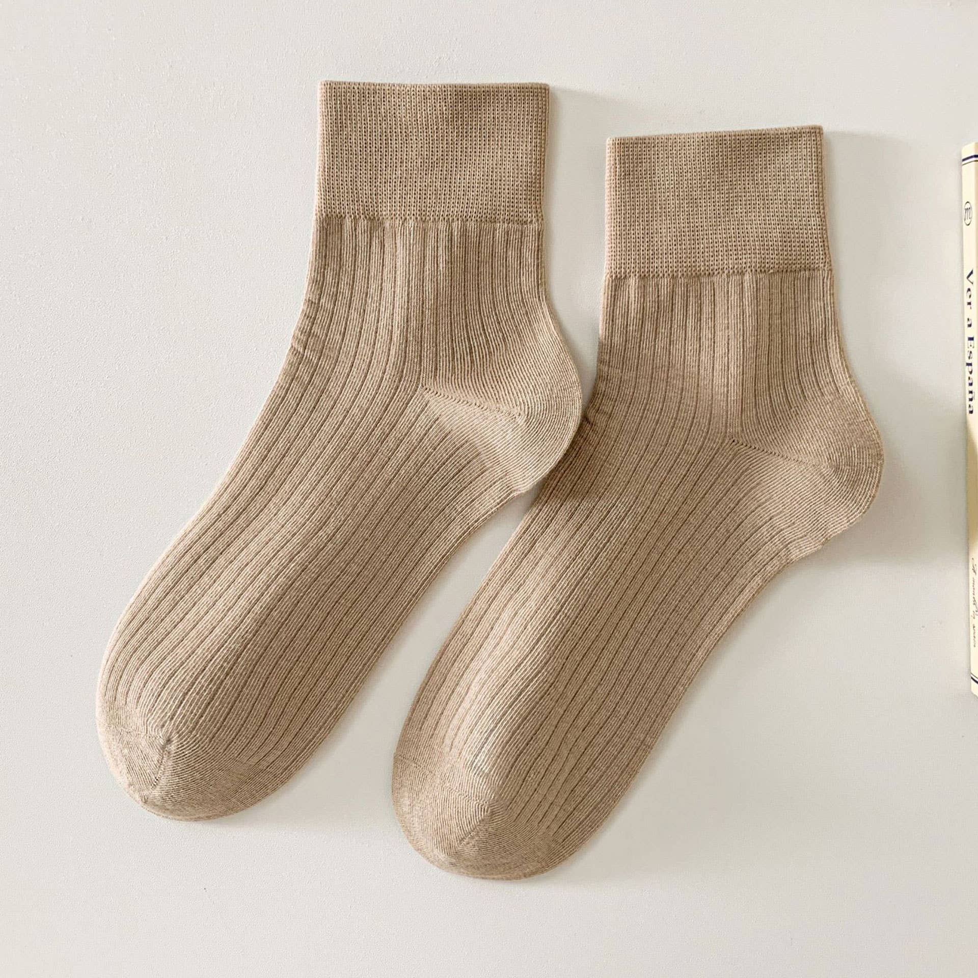 SIMPLE STYLE SOLID COTTON CREW SOCKS FOR WOMENS_CWMS1373