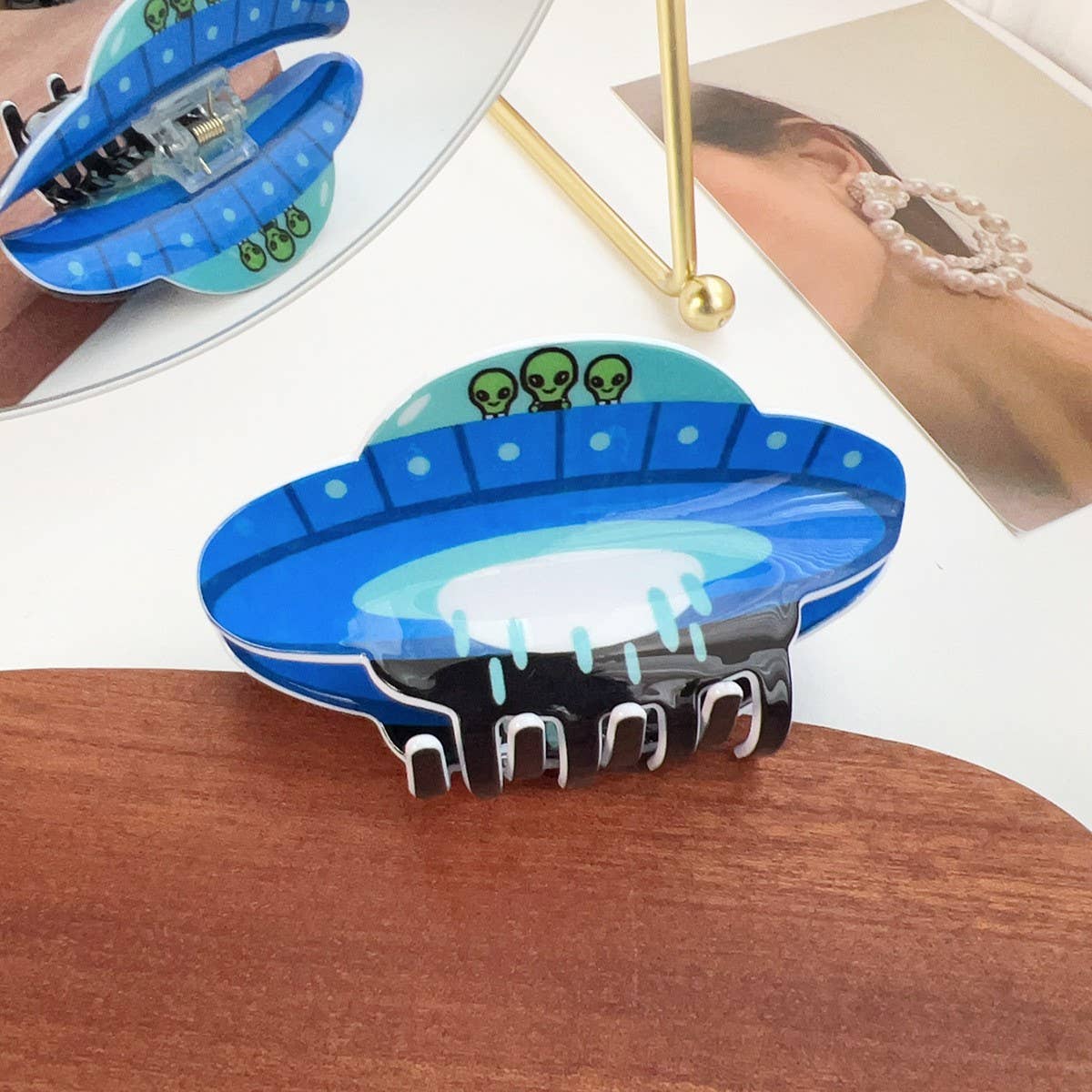 Ufo Alien Hair Claw Cartoon Space Acrylic Clip_Cwaha1495