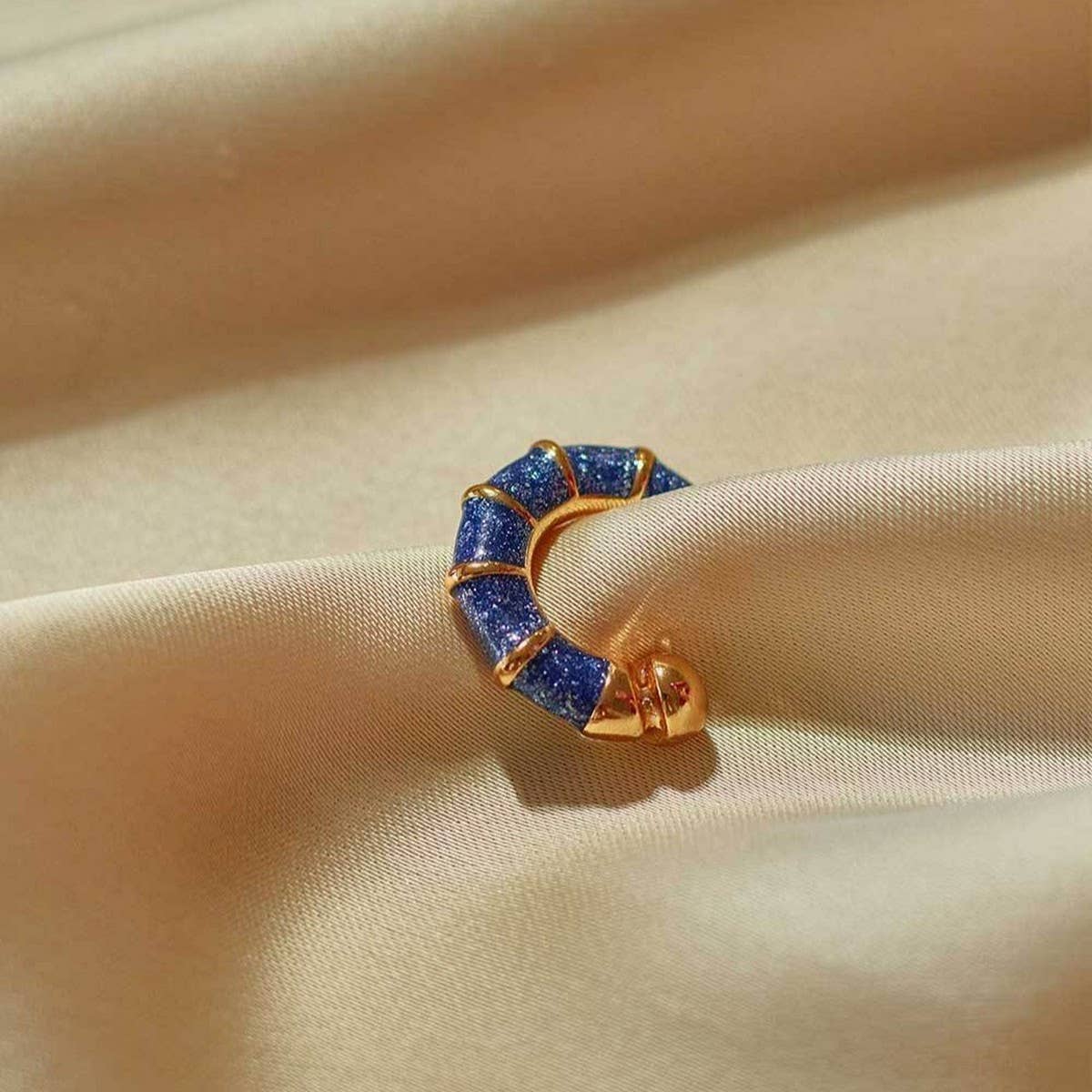 ELEGANT DOPAMINE GLITTER HOOP EARRINGS FOR WOMEN_CWAJE5023