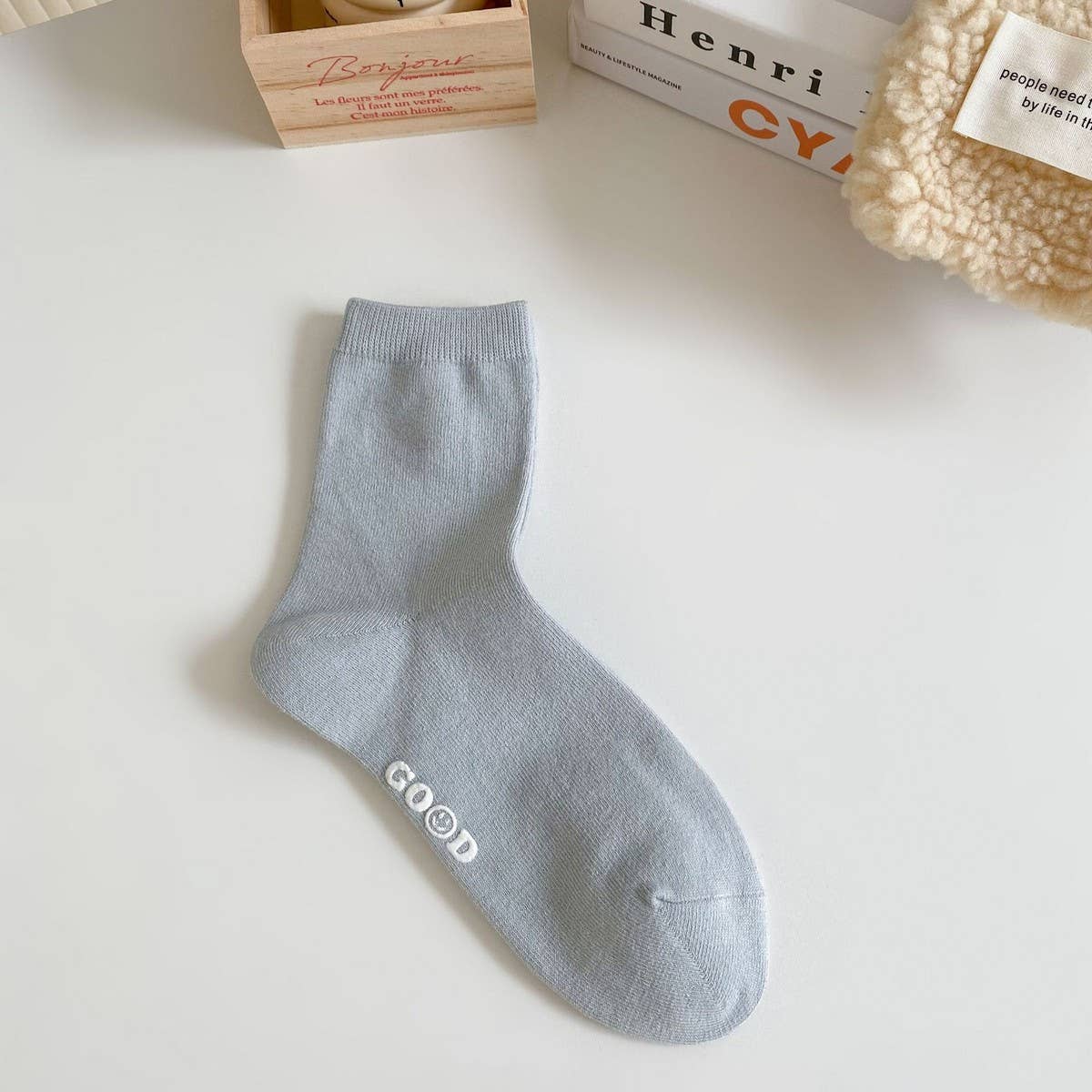 NEW AUTUMN AND WINTER LETTER SMILEY FACE SOCKS_CWMS0909