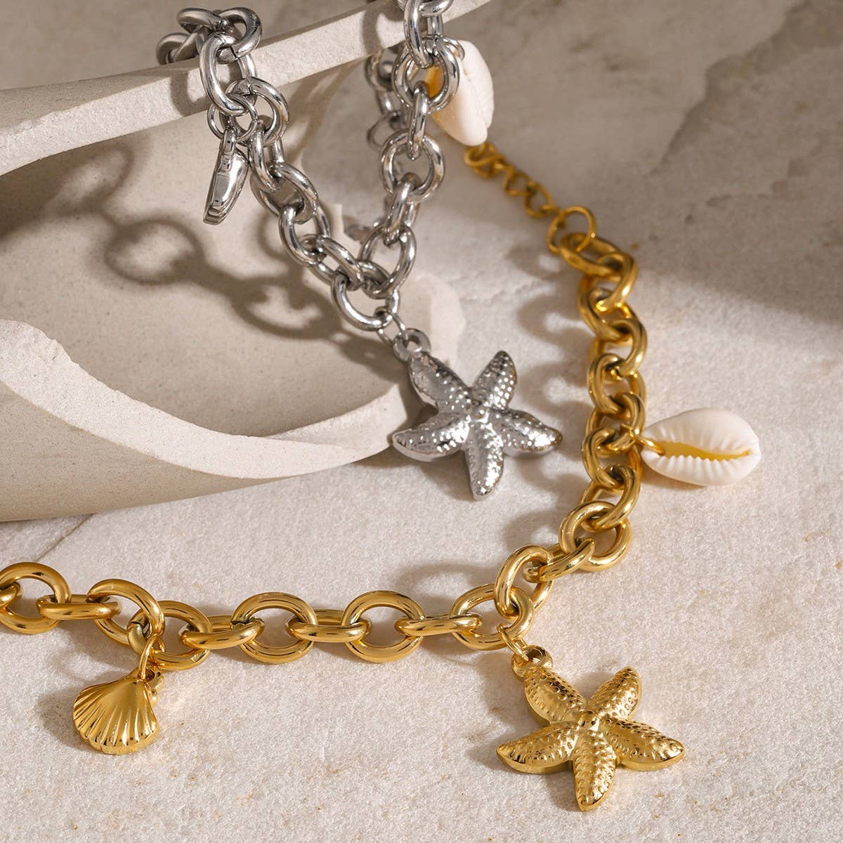 MINIMALIST 18K GOLD STARFISH SHELL CONCH BRACELET_CWAJE4769