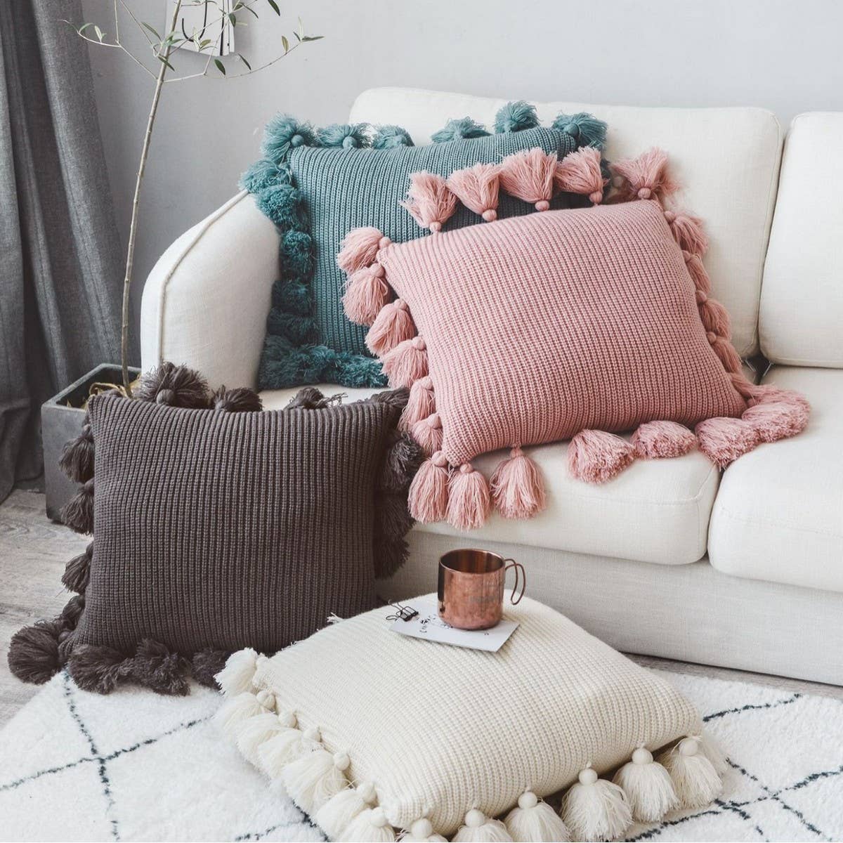 CREATIVE SOLID COLOR TASSEL WOOL THROW PILLOW_CWMM2368