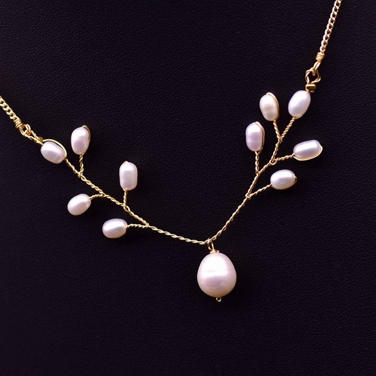 Womens Natural Freshwater Pearl Necklace
