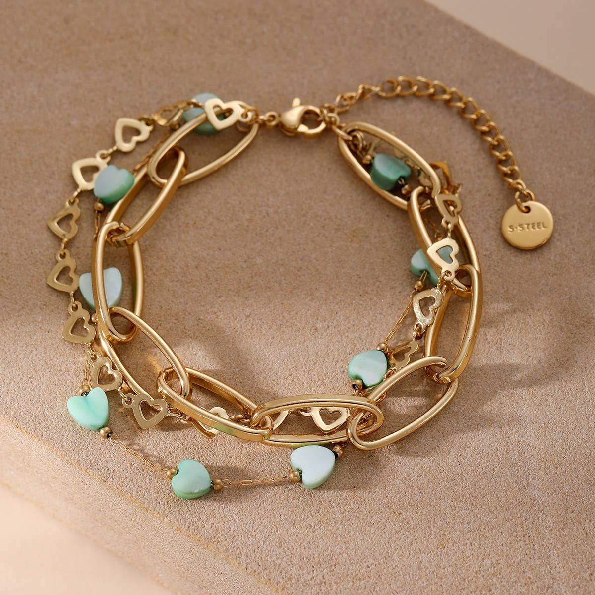 PAPERCLIP CHAIN MULTI LAYERED HEART SHELL BRACELET_CWMM3734