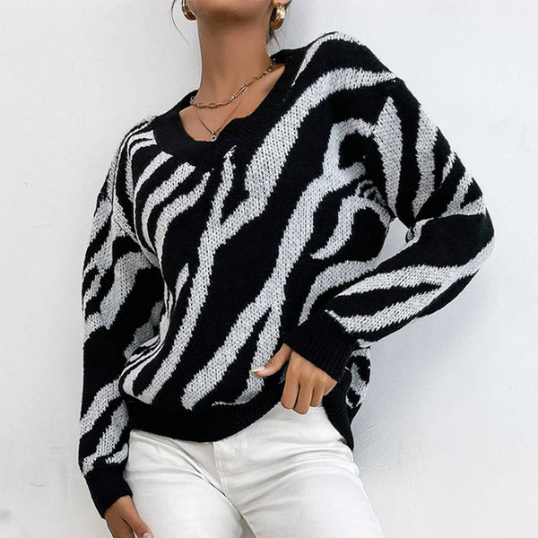 Pullover V-Neck Black Zebra Print Sweater