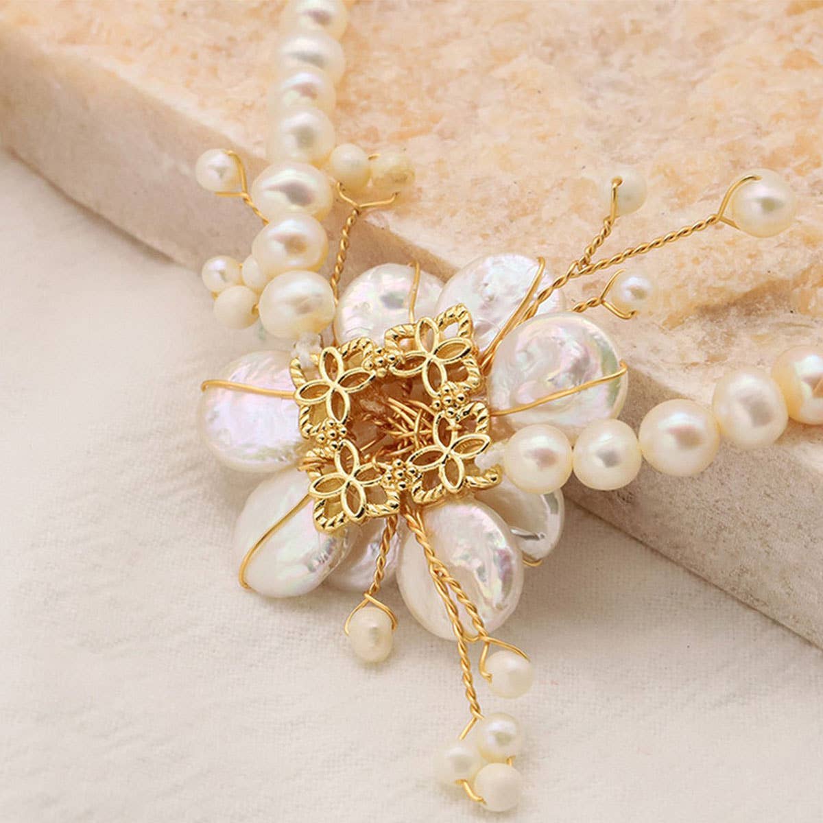 NATURAL FRESHWATER PEARL PETAL NECKLACE_CWAJE3824