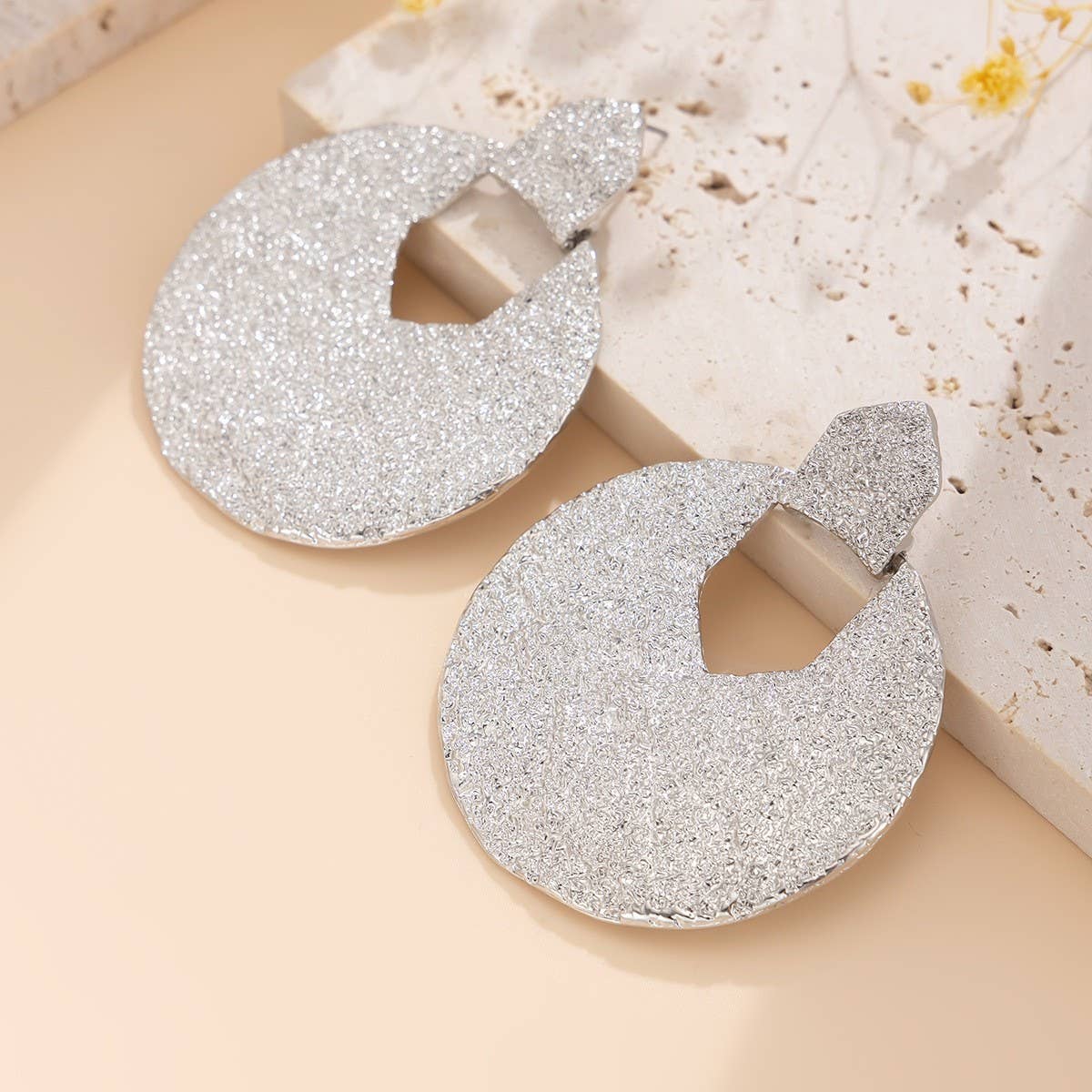 FASHIONABLE COMMUTING IRREGULAR TEXTURE EARRINGS_CWMM3202