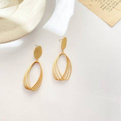 FASHIONABLE MATTE GOLD HOLLOW EARRINGS_CWAJE1630