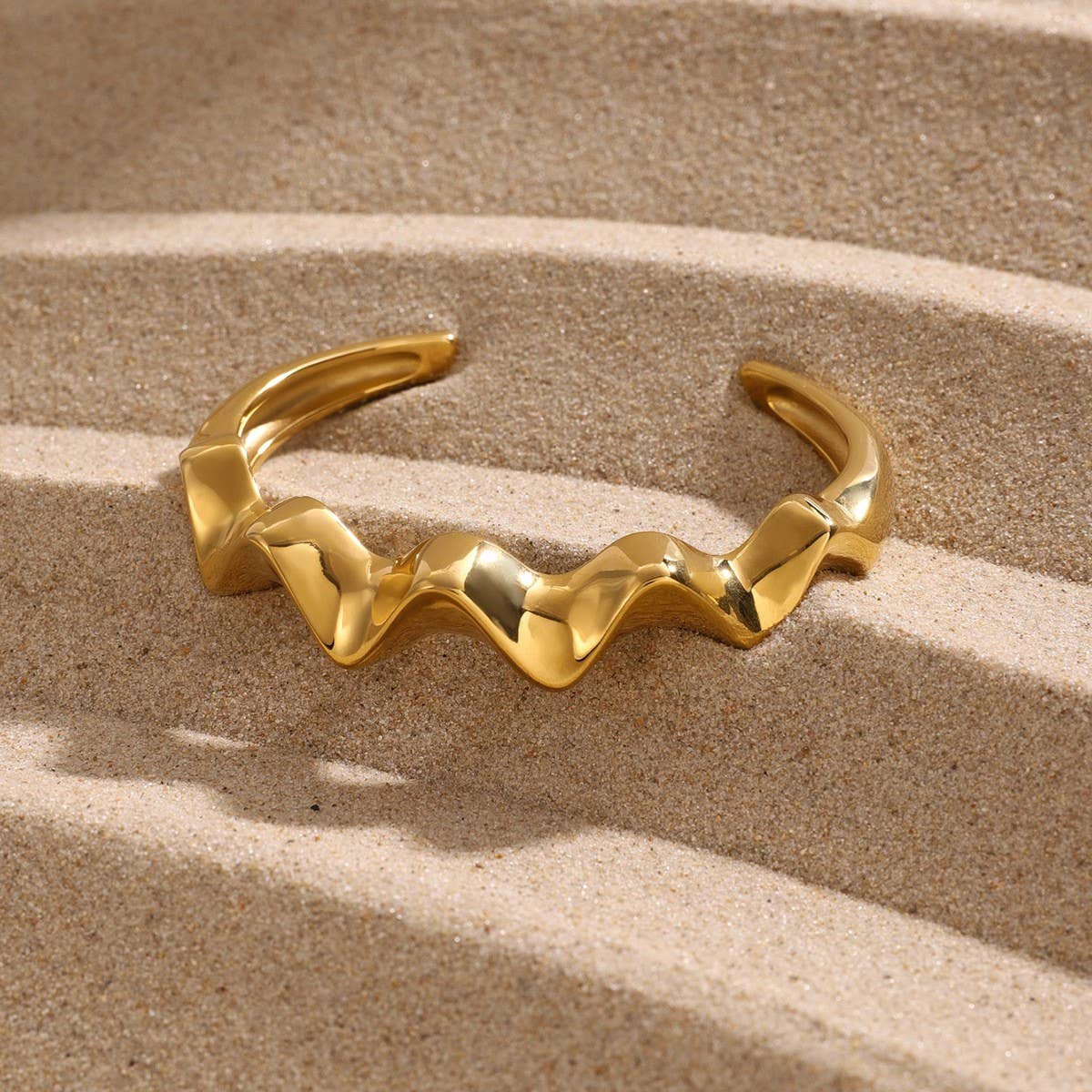 STYLISH 18K GOLD ROUGH WAVE OPEN CUFF BRACELET_CWAJE4730