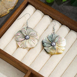 NATURAL BLACK SHELL TEMPERAMENT PETAL EARRINGS_CWMM4359
