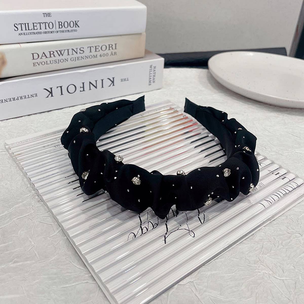 RETRO DIAMOND PLEATED HEADBAND_CWAHA1694