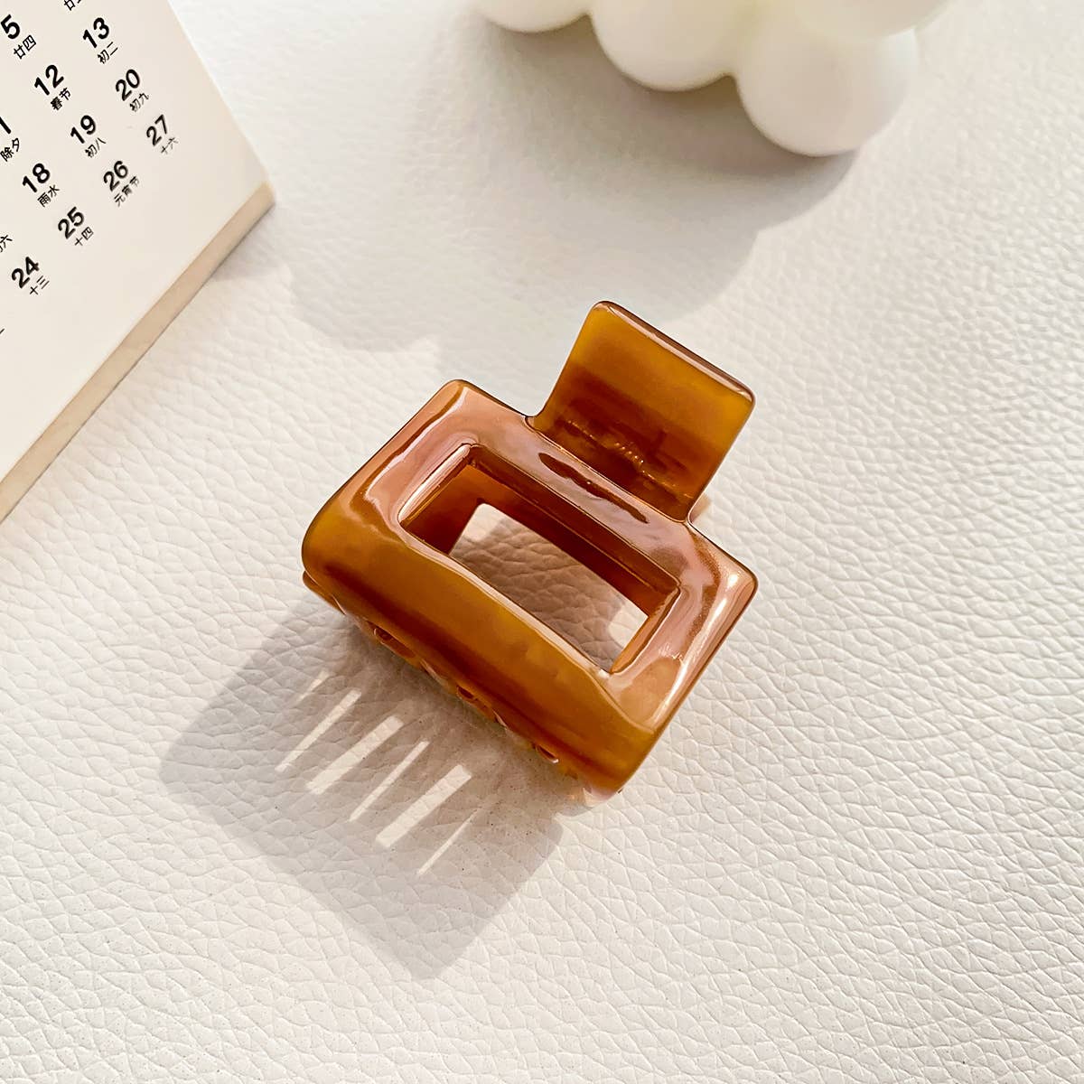 High-End Acetate Board High Ponytail Grab Clip