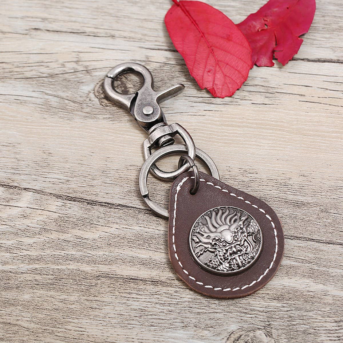 CREATIVE MENS ALLOY COWHIDE KEYCHAIN_CWMM5037