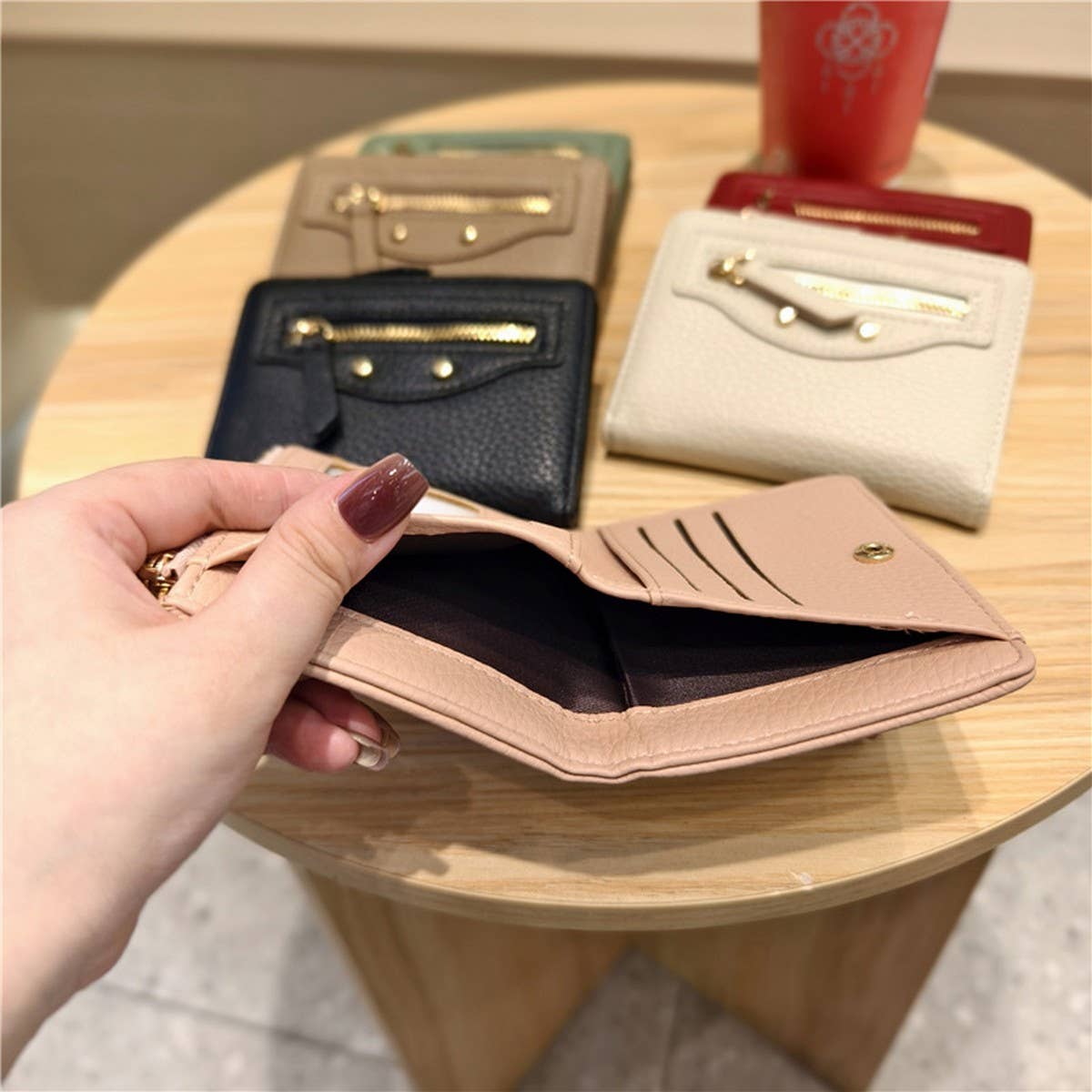 Minimalist Zip Wallet With Studded Details_Cwab06234