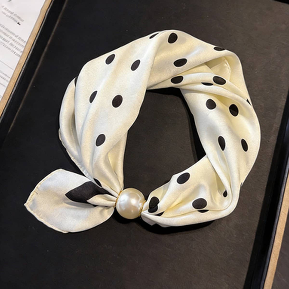 Ivory Pearl Magnetic Skinny Neck Scarf_Cwasc03933
