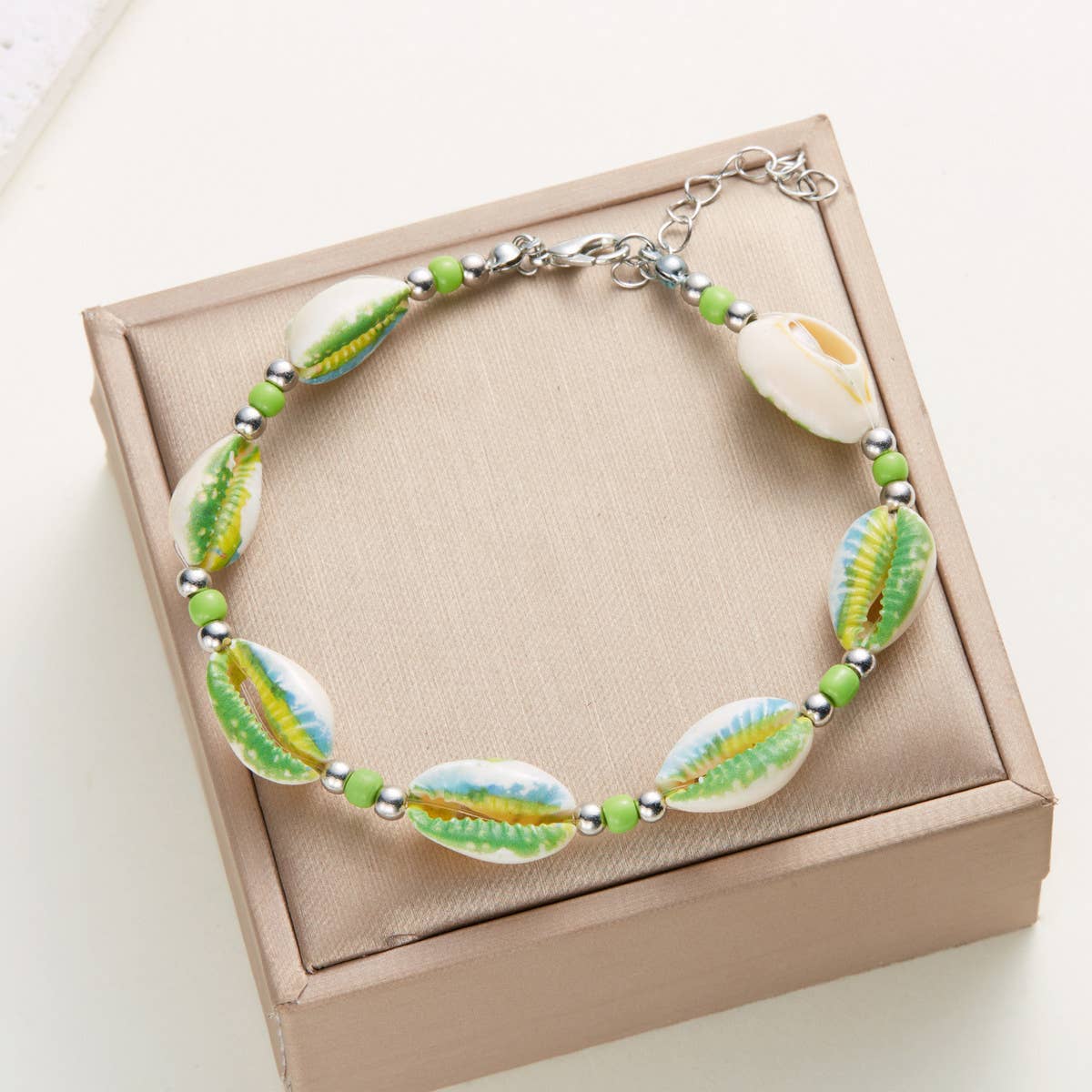 HAND WOVEN BEACH COLORED SHELL RICE BEAD BRACELET_CWAJE2426