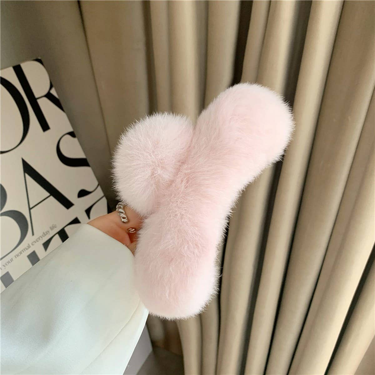 Large Rabbit Fur Hair Claw - Fluffy Winter Clip_Cwasc03146