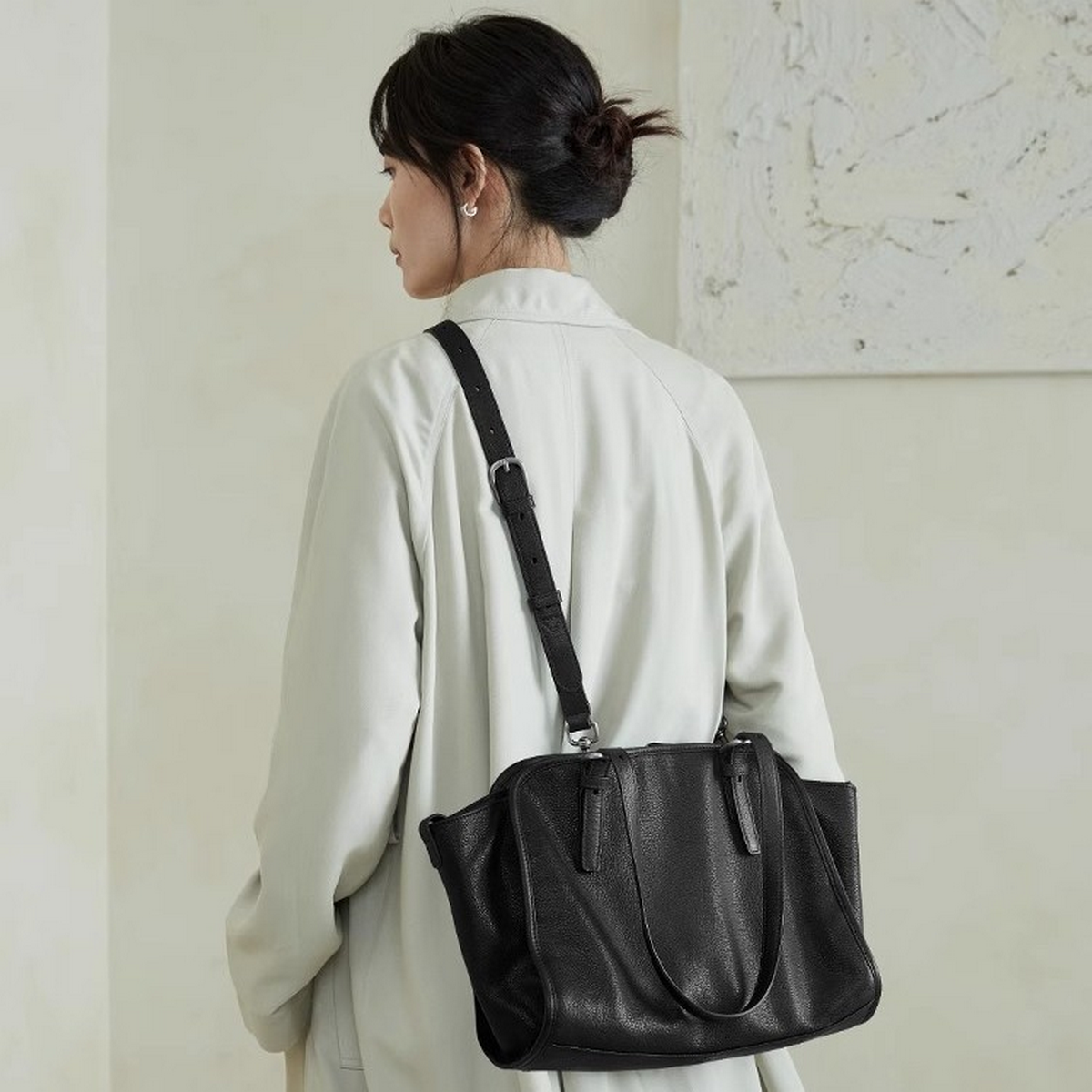 LARGE VINTAGE TOTE BOWLING BAG STYLE HANDBAG_CWAB5329