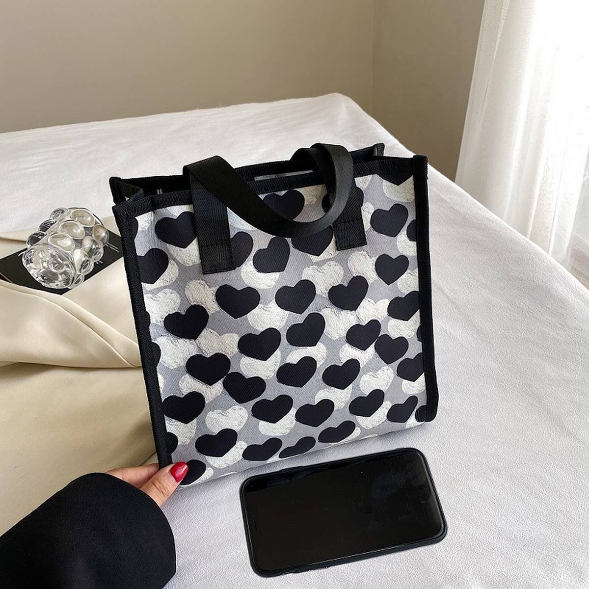 LOVE BLACK AND WHITE CUTE FASHION HANDBAG_CWAB4457