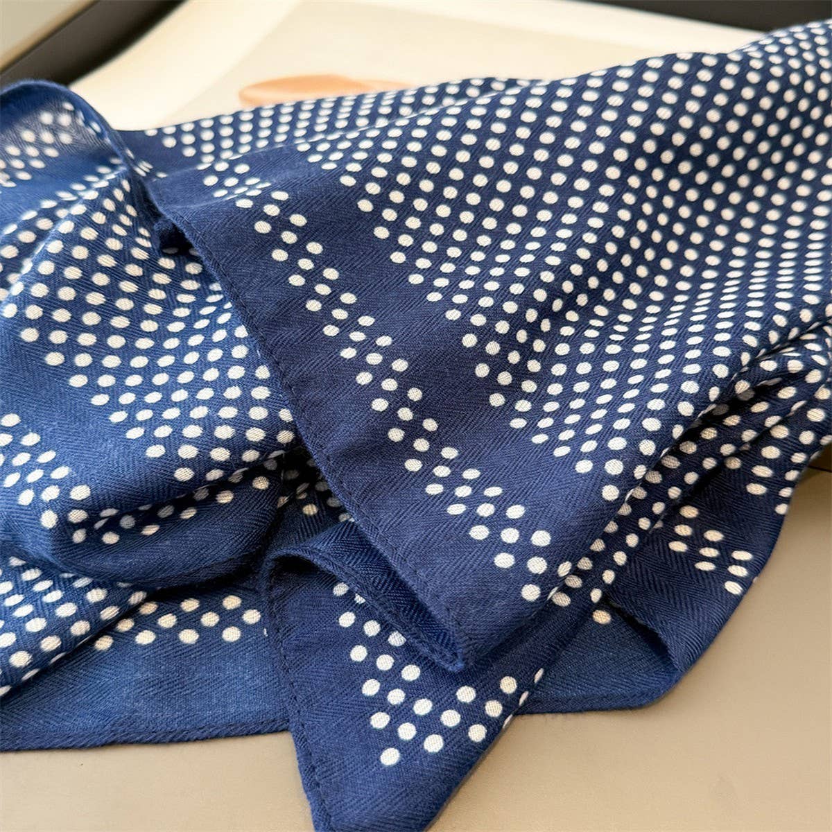 Elegant Polka Dot Herringbone Cotton Neck Scarf_Cwasc03432
